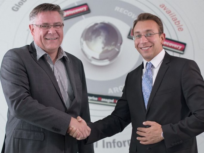 Udo Schillings api, und Ramon-j-baca Gonzalez, Artec IT (Bild: Artec)